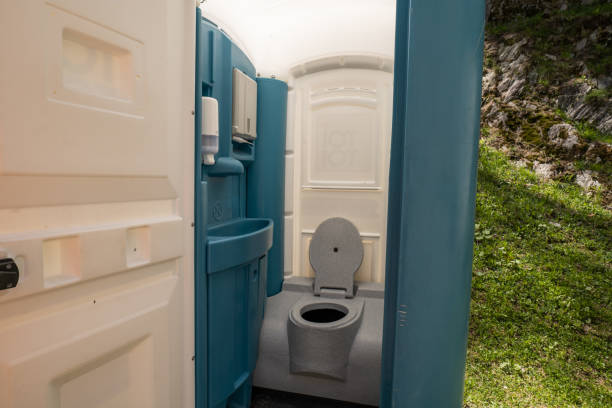 Best Portable restroom trailer rental  in Lake Mack Forest Hills, FL